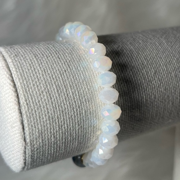 White and Dark Blue Beaded Stretchy Bracelet with Small Gold Accent Beads - Picture 3 of 3